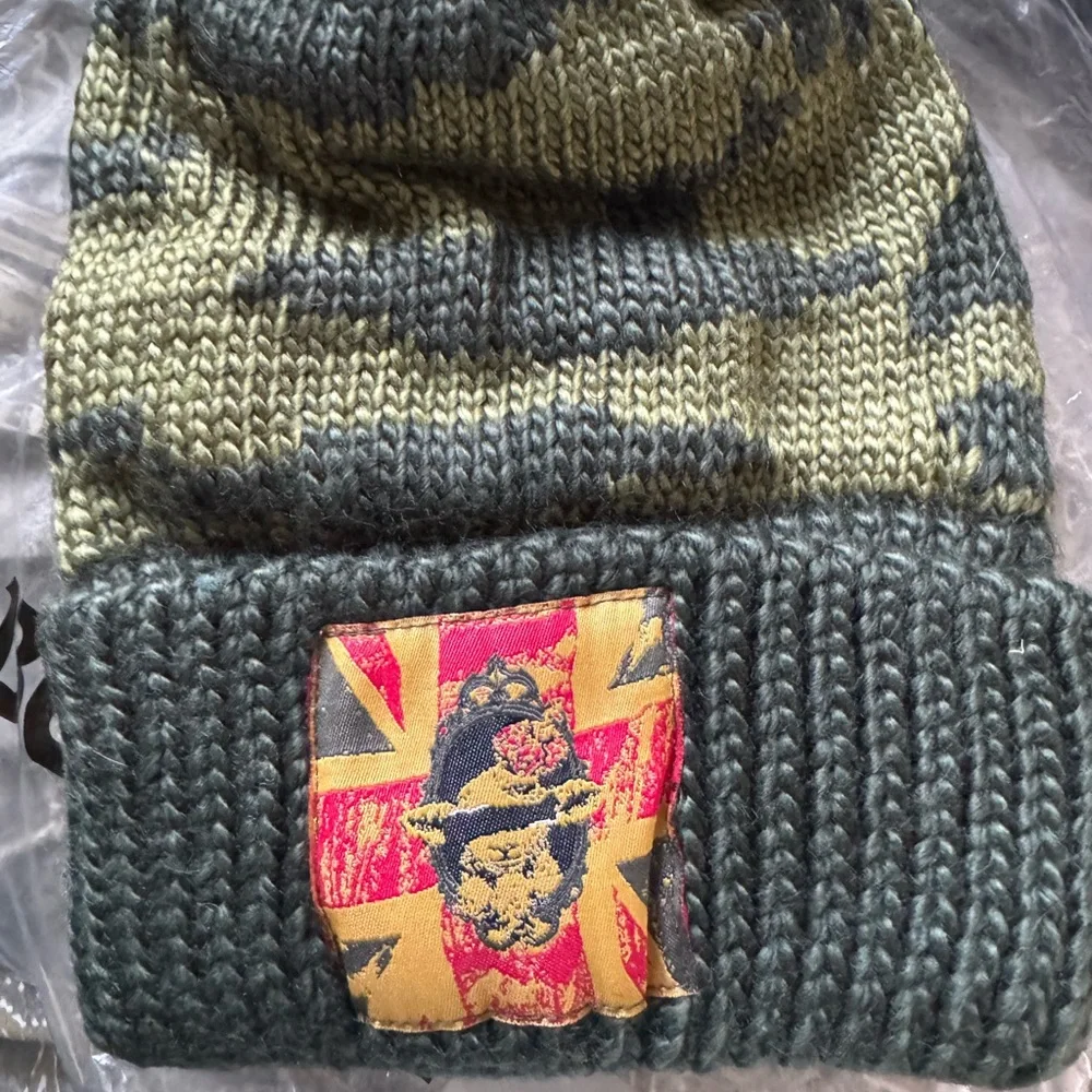 L.A.M.B. X Burton Women's Lydon Beanie - Picture 4 of 6